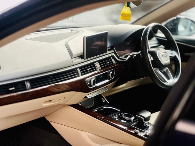 Second-hand 2017 Audi A4 30 TFSI Technology for sale in New Delhi-4