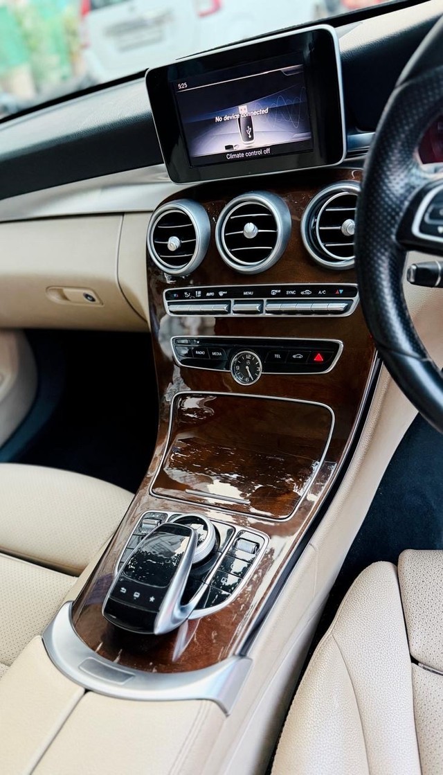 Second-hand 2015 Mercedes-Benz C-Class C 200 AVANTGARDE for sale in New Delhi-6