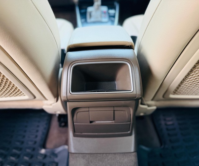 Second-hand 2015 Audi Q5 3.0 TDI Quattro for sale in New Delhi-10