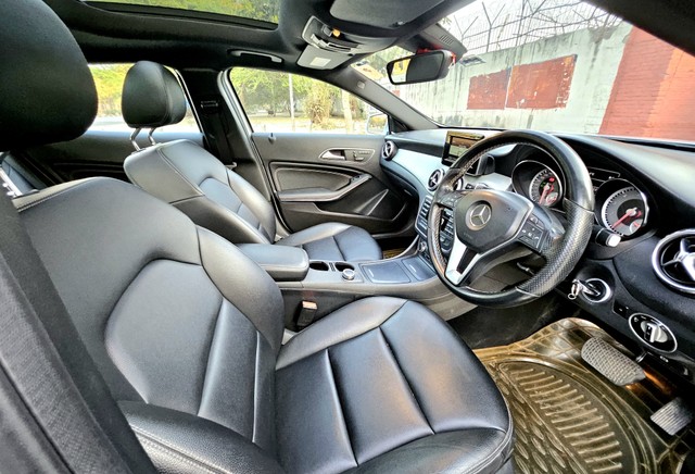 Second-hand 2015 Mercedes-Benz GLA Class 200 for sale in New Delhi-12
