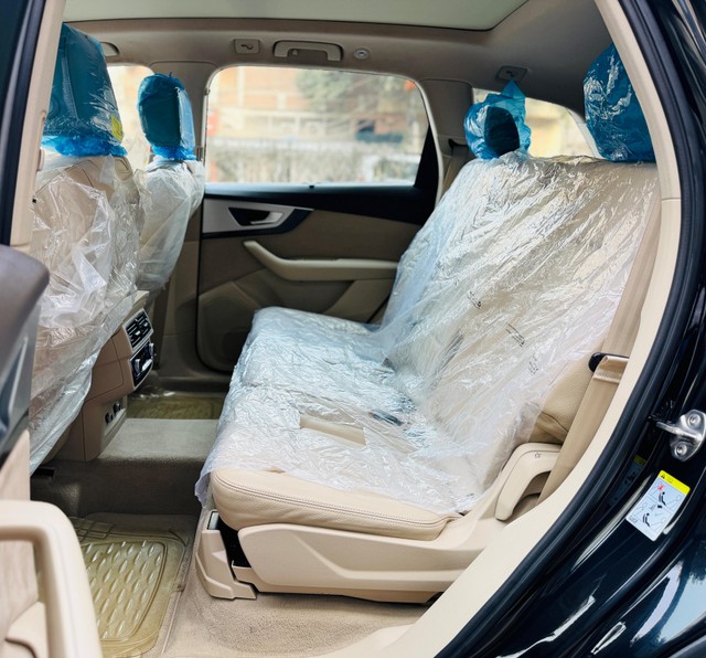 Second-hand 2018 Audi Q7 45 TDI Quattro Premium Plus for sale in New Delhi-15