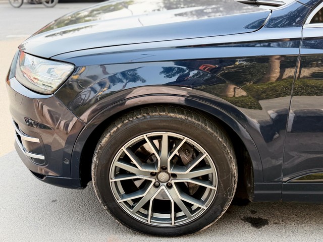 Second-hand 2016 Audi Q7 45 TDI Quattro Technology for sale in New Delhi-5