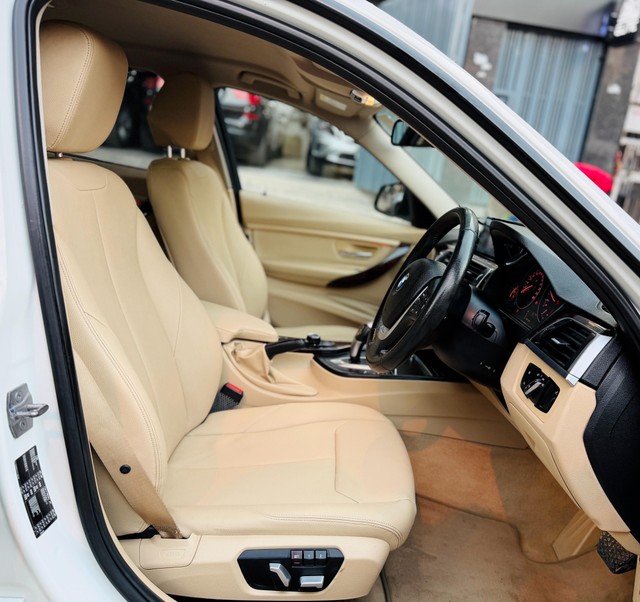 Second-hand 2017 BMW 3 Series 320d for sale in New Delhi-20