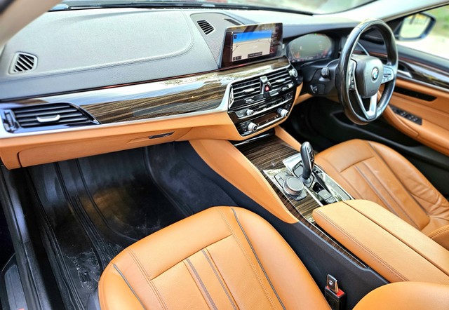 Second-hand 2020 BMW 5 Series 520d Luxury Line for sale in New Delhi-10