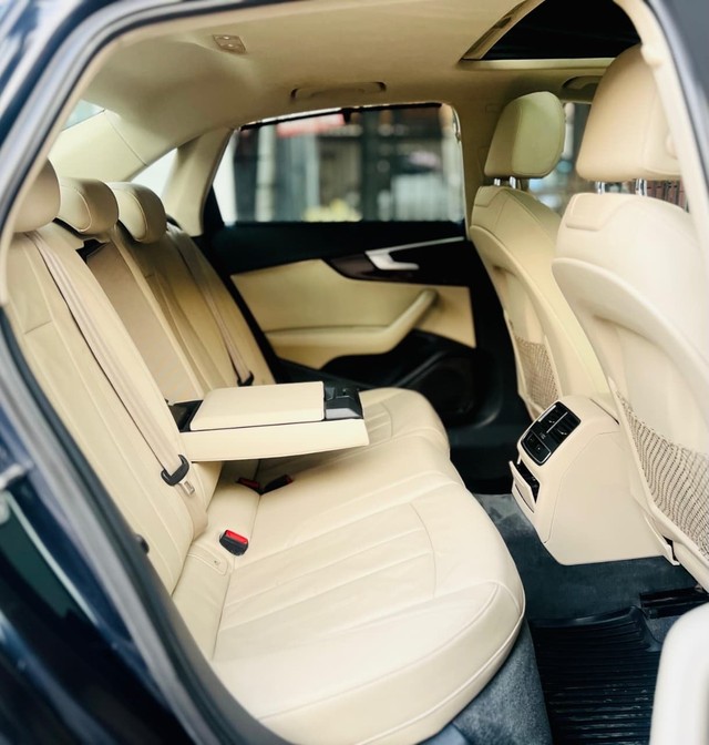 Second-hand 2017 Audi A4 30 TFSI Technology for sale in New Delhi-16