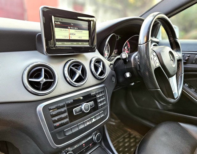 Second-hand 2015 Mercedes-Benz GLA Class 200 for sale in New Delhi-8