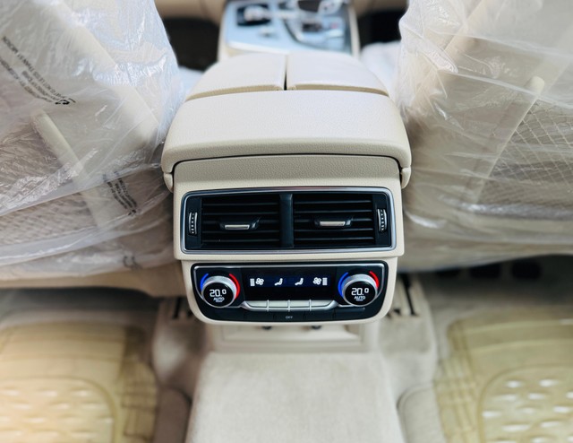 Second-hand 2018 Audi Q7 45 TDI Quattro Premium Plus for sale in New Delhi-16