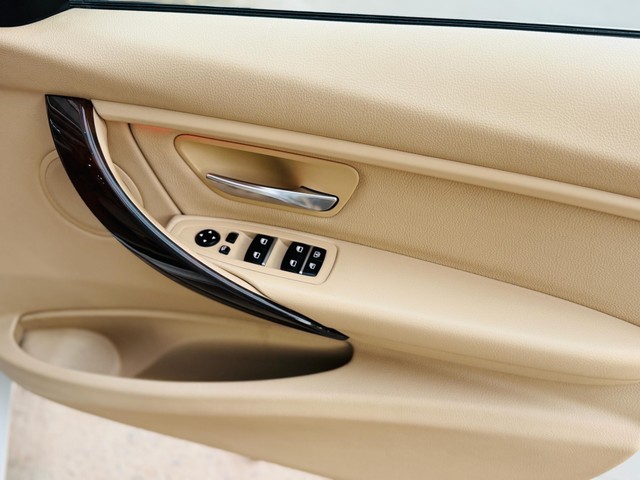 Second-hand 2017 BMW 3 Series 320d for sale in New Delhi-6