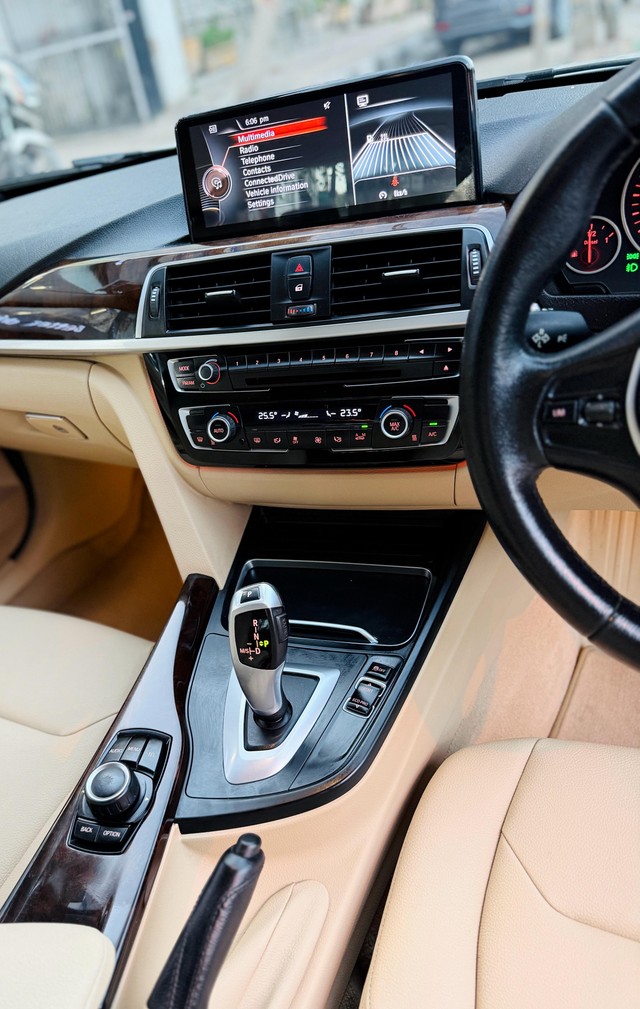 Second-hand 2017 BMW 3 Series 320d for sale in New Delhi-18