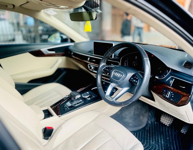 Second-hand 2017 Audi A4 30 TFSI Technology for sale in New Delhi-7