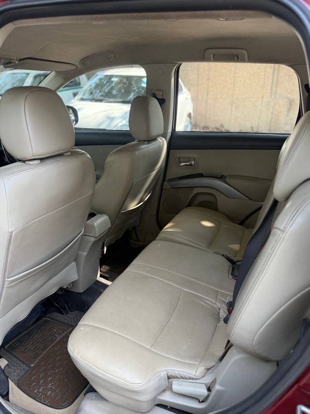 Mitsubishi Outlander 2.4 Second-hand 2011 Mitsubishi Outlander 2.4 for sale in New Delhi-5