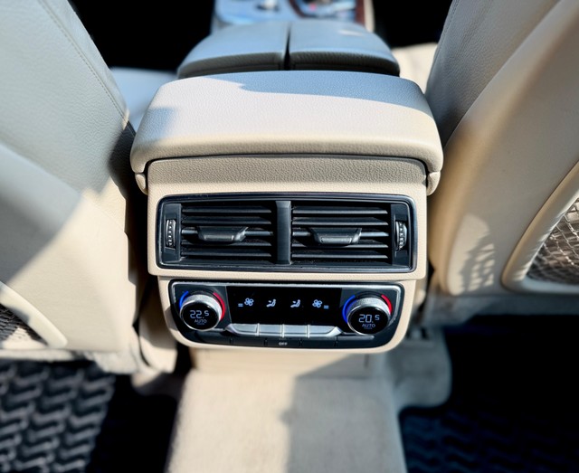 Second-hand 2016 Audi Q7 45 TDI Quattro Technology for sale in New Delhi-16