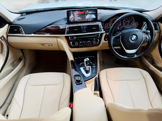 Second-hand 2017 BMW 3 Series 320d for sale in New Delhi-7