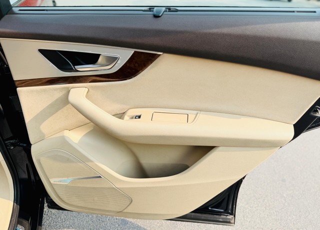 Second-hand 2016 Audi Q7 45 TDI Quattro Technology for sale in New Delhi-19