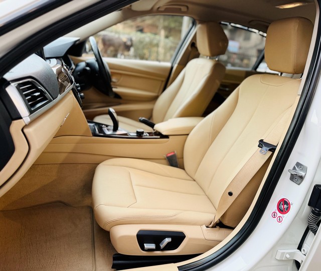 Second-hand 2017 BMW 3 Series 320d for sale in New Delhi-12