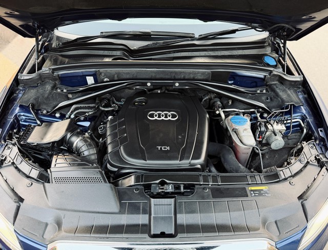 Second-hand 2015 Audi Q5 3.0 TDI Quattro for sale in New Delhi-3