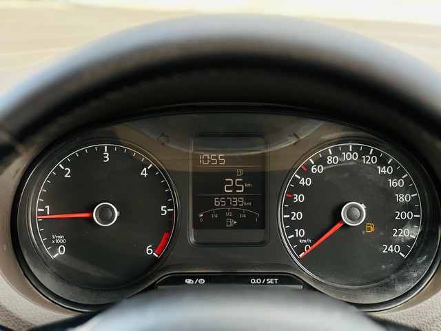 Second-hand 2015 Volkswagen Vento 1.5 TDI Comfortline AT for sale in Surat-12