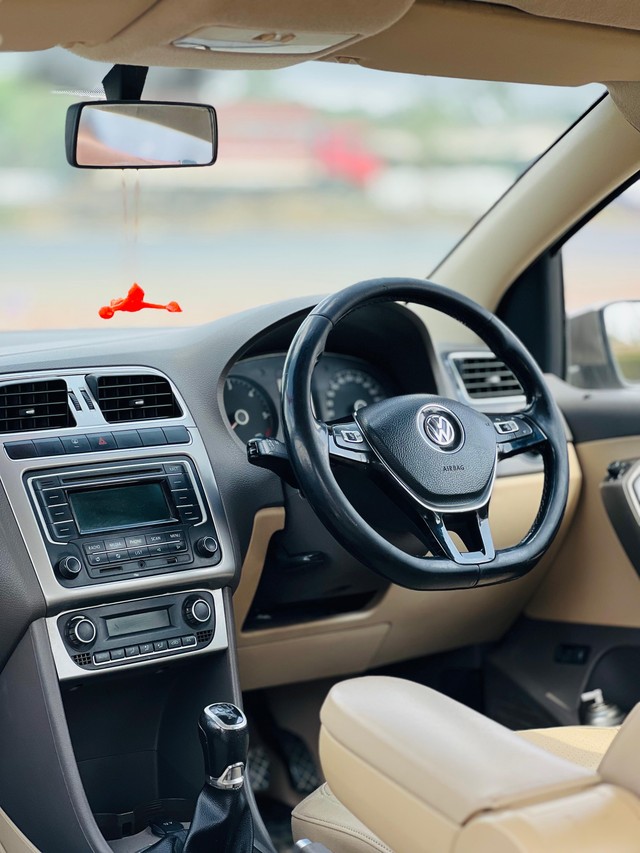 Second-hand 2015 Volkswagen Vento 1.5 TDI Comfortline AT for sale in Surat-10