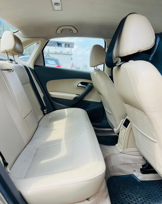 Second-hand 2015 Volkswagen Vento 1.5 TDI Comfortline AT for sale in Surat-9