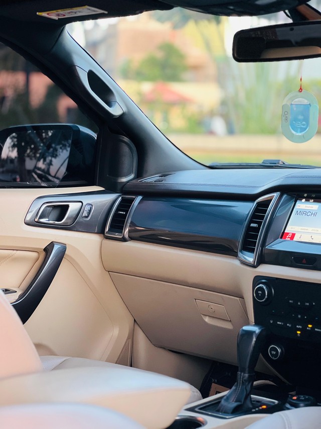 Second-hand 2018 Ford Endeavour 3.2 Titanium AT 4X4 for sale in Surat-13