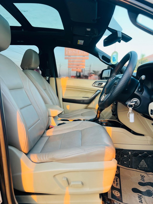 Second-hand 2018 Ford Endeavour 3.2 Titanium AT 4X4 for sale in Surat-6