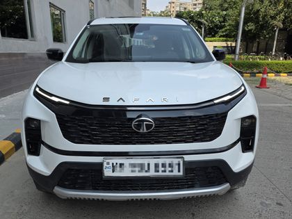 2025 Tata Safari प्योर प्लस AT