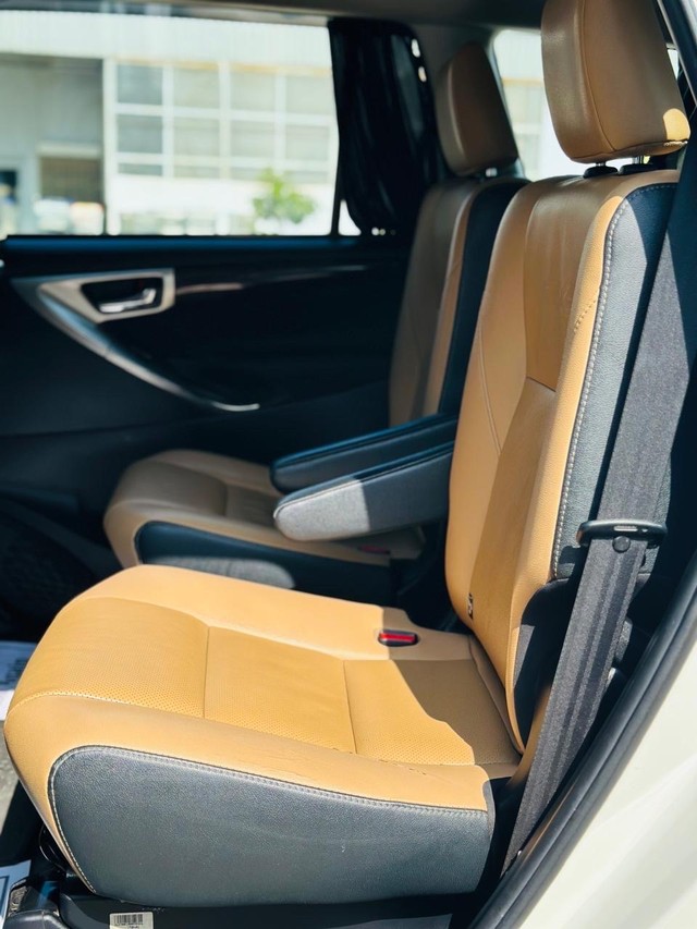 Second-hand 2021 Toyota Innova Crysta 2.4 ZX 7 STR for sale in Nashik-11