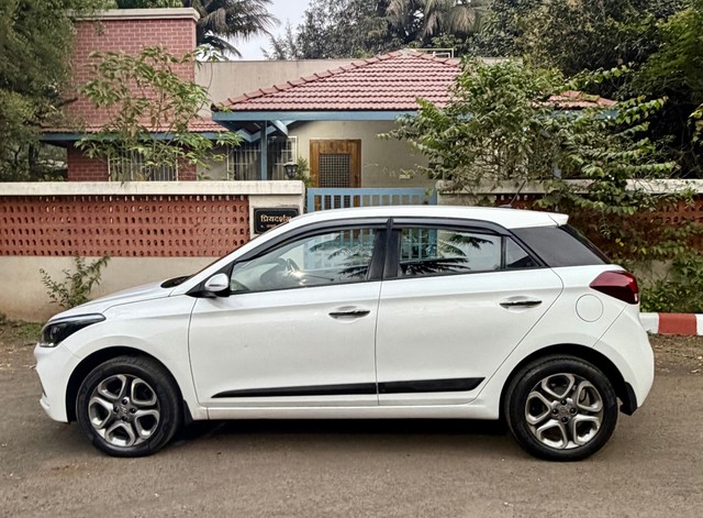 Hyundai i20 1.4 Asta Option Second-hand 2018 Hyundai i20 1.4 Asta Option for sale in Nashik-2