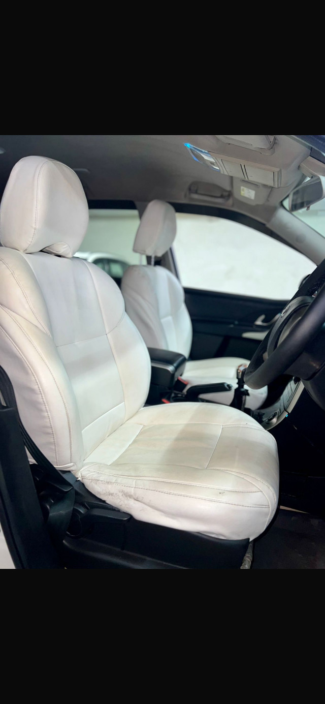 Mahindra XUV500 W7 BSIV Second-hand 2018 Mahindra XUV500 W7 BSIV for sale in Pune-9