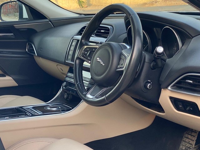 Second-hand 2017 Jaguar XF 2.0 Diesel Prestige for sale in New Delhi-6