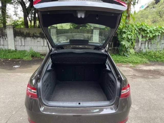 Second-hand 2018 Skoda Superb Style 1.8 TSI MT for sale in Mumbai-13