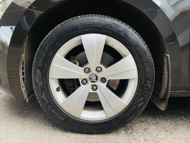 Second-hand 2018 Skoda Superb Style 1.8 TSI MT for sale in Mumbai-5