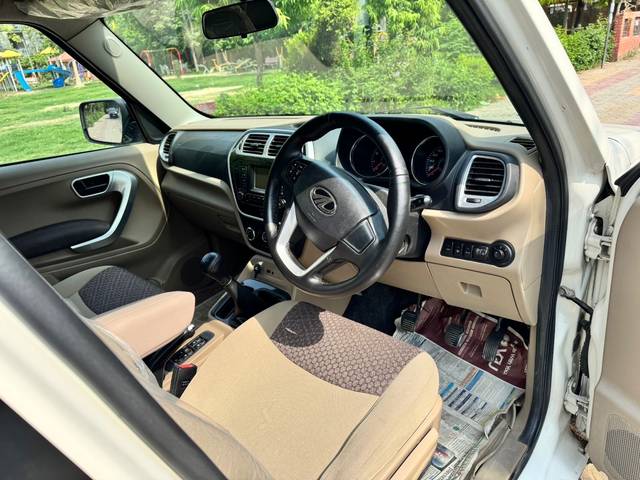 https://images10.gaadi.com/usedcar_image/D6DE6F37-9AC7-410B-8BE3-6DA09B3B503F/original/30a61155-203d-4280-b94f-31ffe7095bad.jpg?imwidth=6401