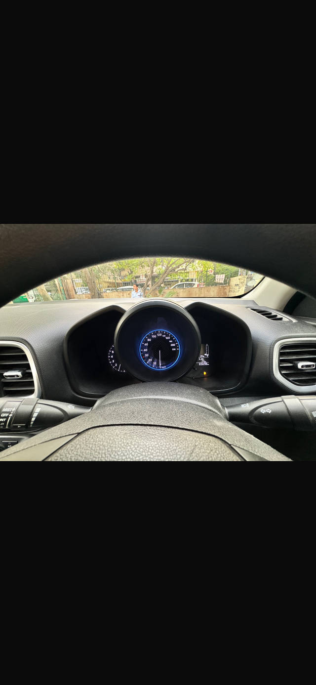 https://images10.gaadi.com/usedcar_image/D6DE6F37-9AC7-410B-8BE3-6DA09B3B503F/original/4dc73626-fbd5-41ba-8b63-7d42492b03b7.png?imwidth=6402