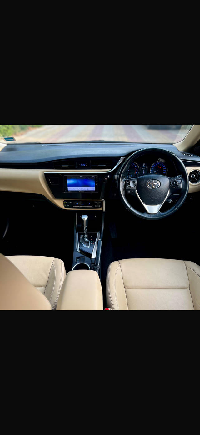 https://images10.gaadi.com/usedcar_image/D6DE6F37-9AC7-410B-8BE3-6DA09B3B503F/original/593489f2-df1b-4ee6-a4e2-852175f6924d.png?imwidth=6401