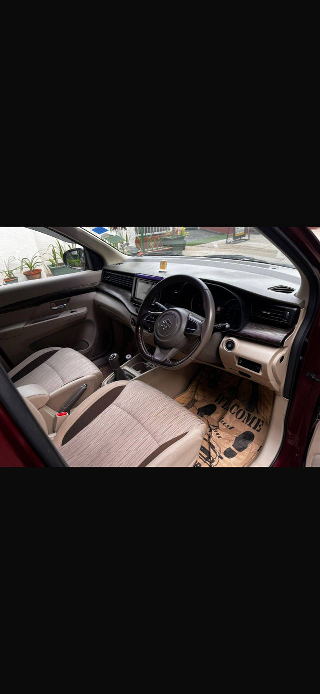 https://images10.gaadi.com/usedcar_image/D6DE6F37-9AC7-410B-8BE3-6DA09B3B503F/original/716b2de6-5932-4213-9782-834b63712f05.png?imwidth=6402