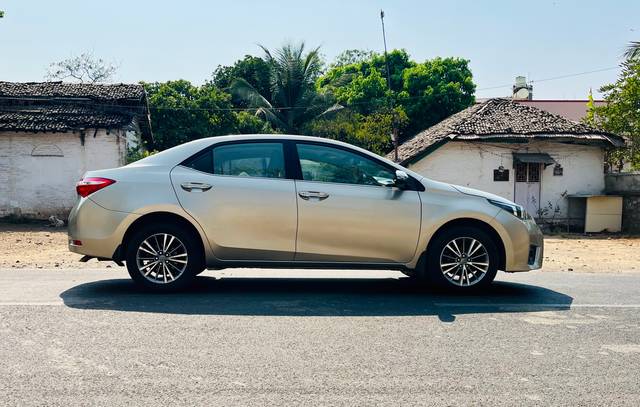 https://images10.gaadi.com/usedcar_image/D6F39AA1-8B06-4BA9-AEB7-C788652E34AE/original/f9c38710-d556-44bb-bda4-7253666efe39.jpg?imwidth=6401