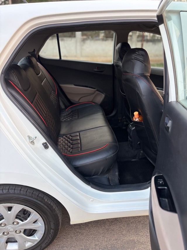 Second-hand 2014 Hyundai Grand i10 Magna for sale in Miraj-8