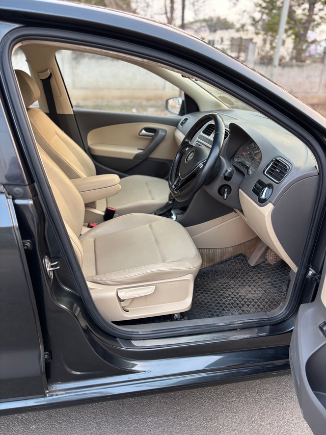 Second-hand 2015 Volkswagen Vento 1.2 TSI Highline AT for sale in Miraj-8