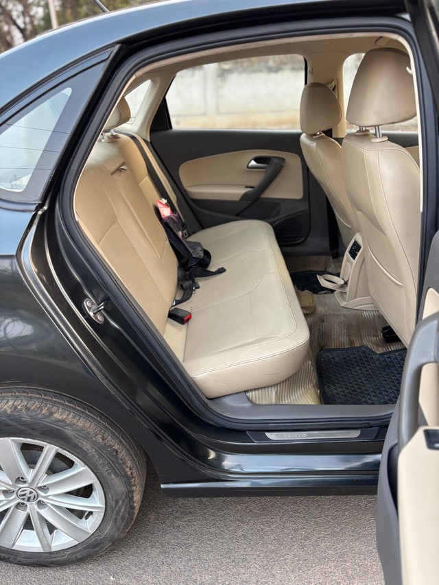 Second-hand 2015 Volkswagen Vento 1.2 TSI Highline AT for sale in Miraj-4