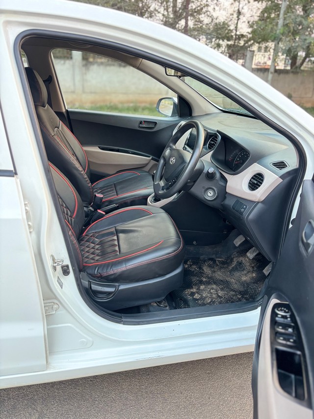 Second-hand 2014 Hyundai Grand i10 Magna for sale in Miraj-10