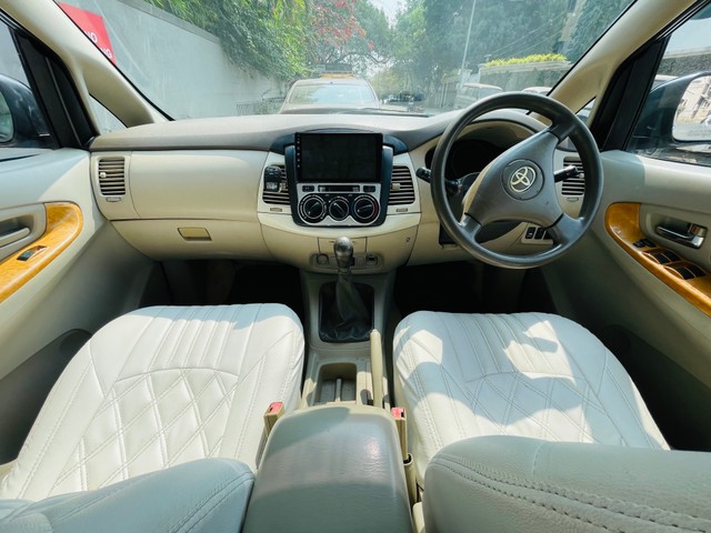 Second-hand 2011 Toyota Innova 2.5 G (Diesel) 8 Seater BS III for sale in Mumbai-13