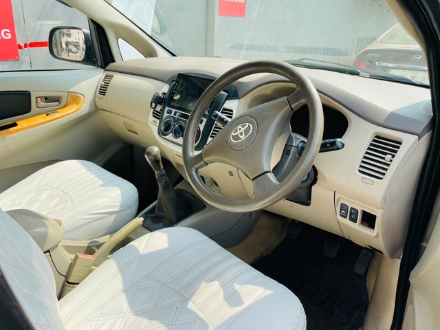 Second-hand 2011 Toyota Innova 2.5 G (Diesel) 8 Seater BS III for sale in Mumbai-10