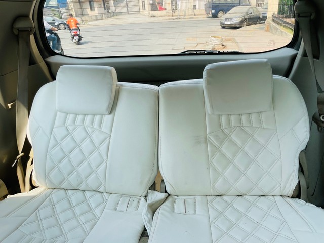 Second-hand 2011 Toyota Innova 2.5 G (Diesel) 8 Seater BS III for sale in Mumbai-12