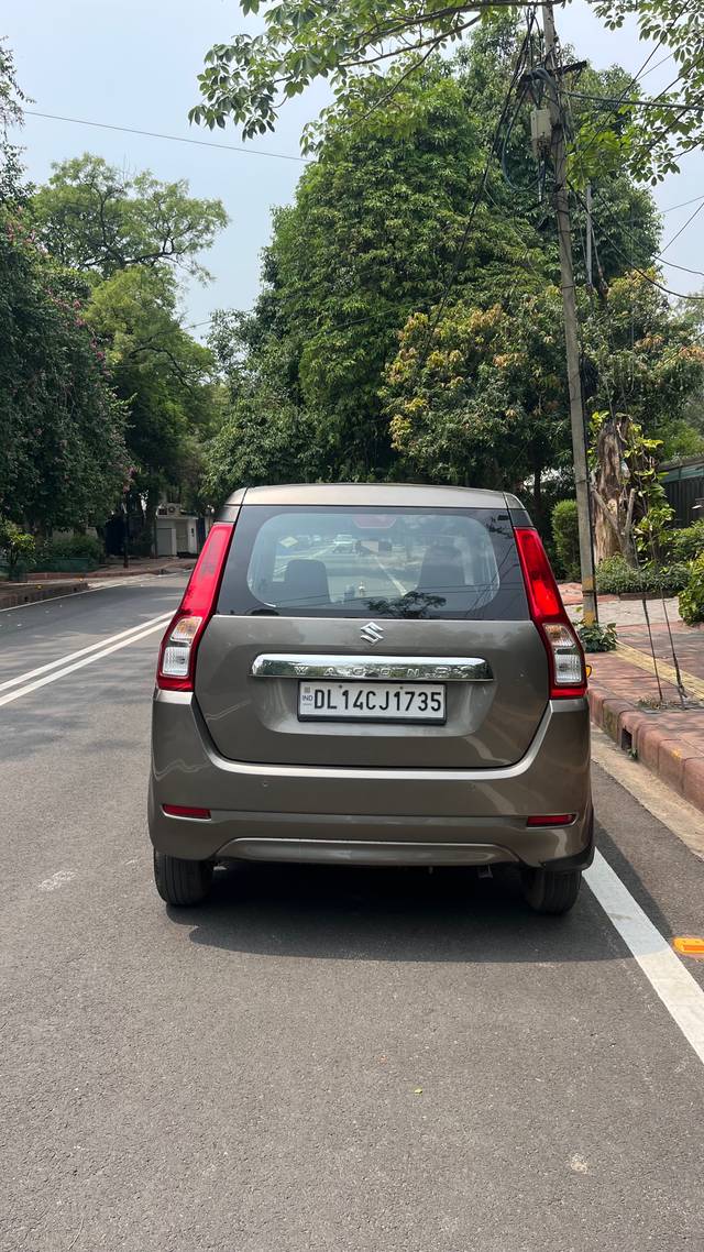 https://images10.gaadi.com/usedcar_image/DBD0CD4C-063F-47CE-8392-7A1B25BC541A/original/4f2122b5-e86d-435c-b648-d6d856067c04.jpg?imwidth=6401