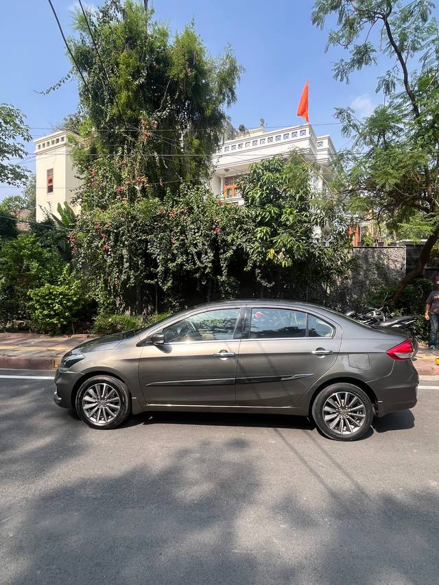 https://images10.gaadi.com/usedcar_image/DBD0CD4C-063F-47CE-8392-7A1B25BC541A/original/69d786cf-498b-4539-9985-b24b27aa99e9.jpg?imwidth=6402
