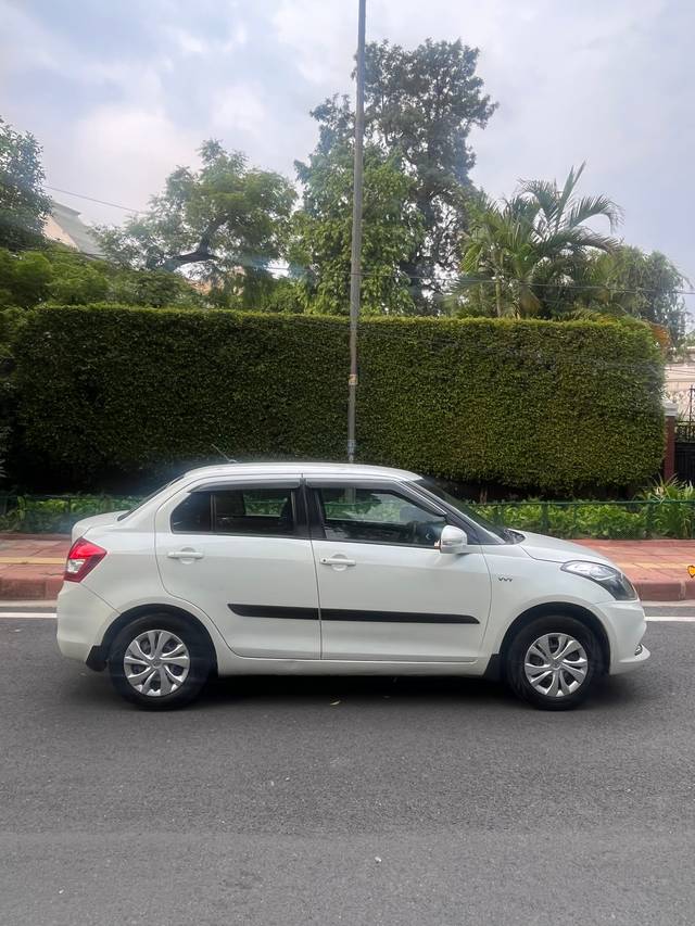 https://images10.gaadi.com/usedcar_image/DBD0CD4C-063F-47CE-8392-7A1B25BC541A/original/f867382b-fc74-4ae5-bc9c-5bb6f0d0b692.jpg?imwidth=6401