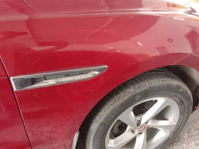 https://images10.gaadi.com/usedcar_image/E8A5C1F1-C16C-4674-8264-7F5BDA2F34CA/original/17628d4e-469c-462b-8483-8dcc997c2077.jpg?imwidth=6401