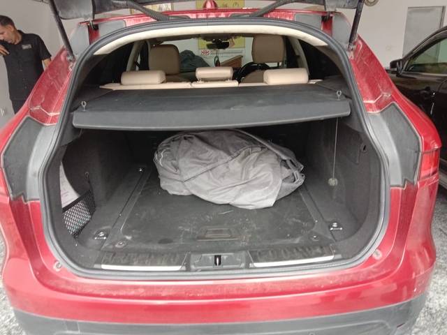 https://images10.gaadi.com/usedcar_image/E8A5C1F1-C16C-4674-8264-7F5BDA2F34CA/original/7cfcb615-54bf-46e7-9b91-ee1640c5f020.jpg?imwidth=6400