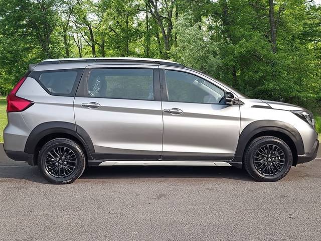 https://images10.gaadi.com/usedcar_image/E8E01421-64F1-4C15-A4EC-8D1BEA710B50/original/216b033a-c3d6-400a-bbd2-992af2b04136.jpg?imwidth=6401